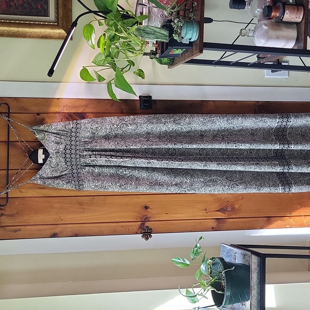 Black and White Paisley Print Maxi Dress